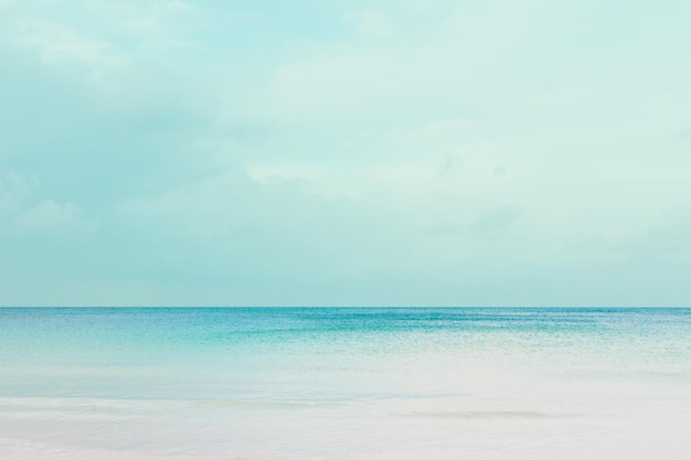 Hermoso fondo de verano con mar en calma en Boracay Filipinas