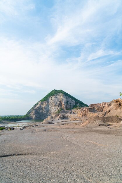 Hermoso Gran Cañón en Ratchaburi en Tailandia