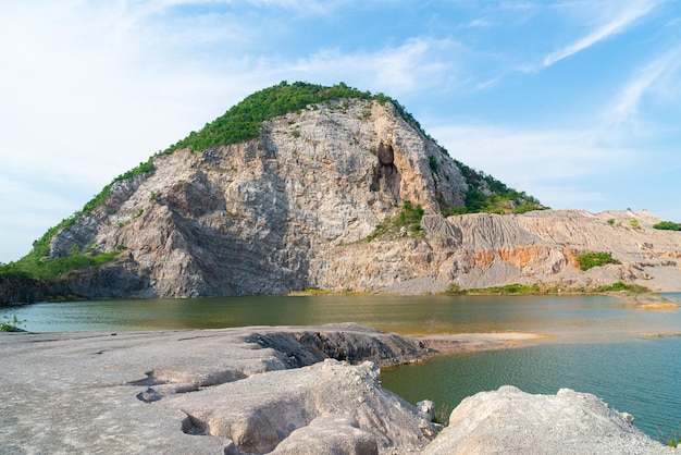 Hermoso Gran Cañón en Ratchaburi en Tailandia