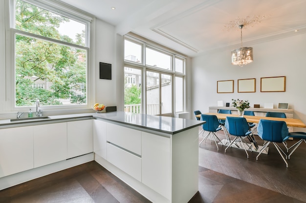 Hermoso interior de cocina