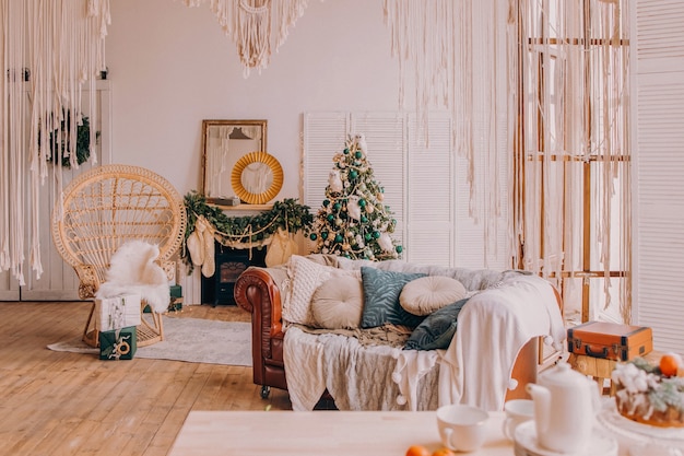 Hermoso interior de Navidad decorado