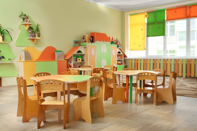 Hermoso interior de sala de juegos en kindergarten.