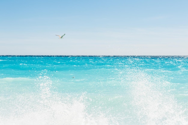 Hermoso mar con agua turquesa. linda, Francia