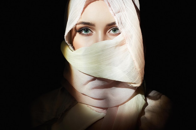 hermoso, mujer joven, en, hijab, belleza, niña, en, campana