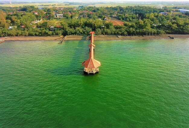 Hermoso paisaje aéreo para el fondo de la naturaleza en indonesia