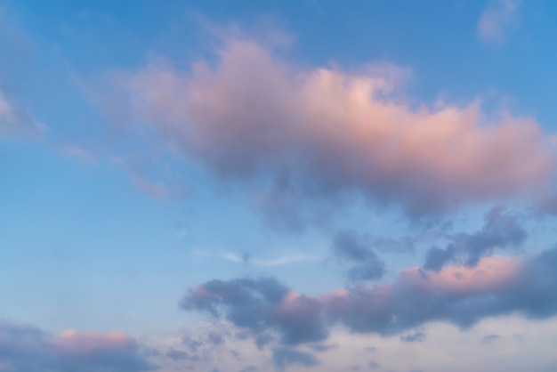 Hermoso paisaje de cielo y nubes.