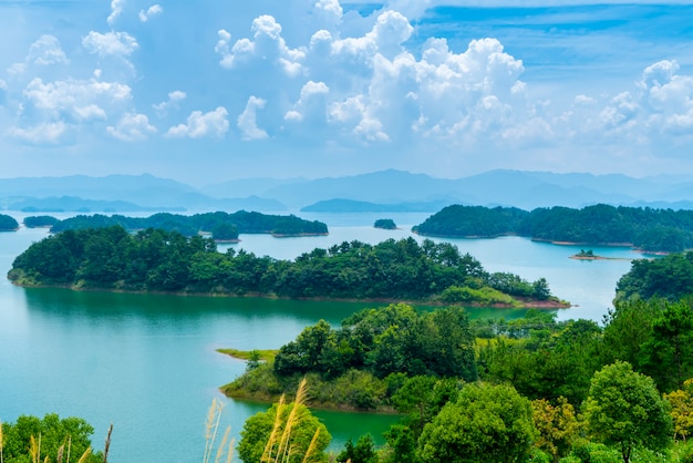 El hermoso paisaje del lago Qiandao