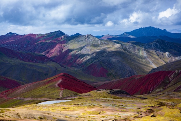 Hermoso paisaje de montaña en Perú