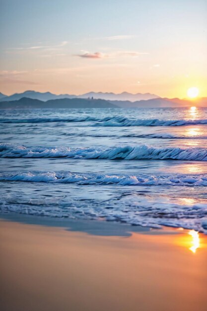 Hermoso paisaje montañas mar playa cielo azul nubes blancas paisaje marino fondo de pantalla