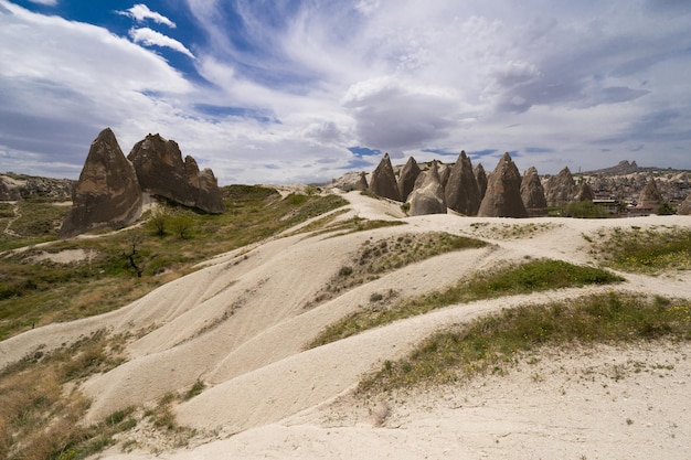 Hermoso paisaje montañoso de Capadocia