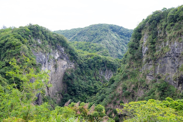 El hermoso paisaje montañoso en Hualien Taroko de Taiwán