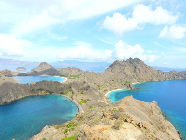 Hermoso paisaje natural en la isla de Komodo, Nusa Tenggara Oriental, Indonesia.