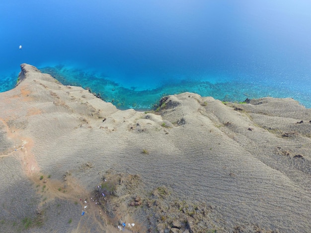 Hermoso paisaje natural en la isla de Komodo, Nusa Tenggara Oriental, Indonesia.