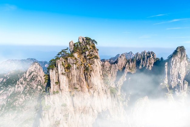 El hermoso paisaje natural de la montaña Huangshan en China