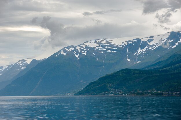 El hermoso paisaje de Noruega en verano de 2014