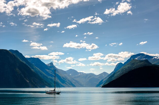 Foto el hermoso paisaje de noruega en verano de 2014