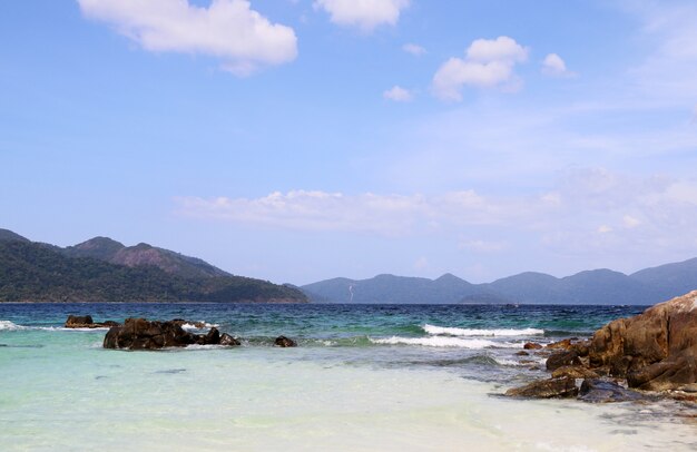 hermoso paisaje de verano Koh Lipe Tailandia con playa Fondo tropical