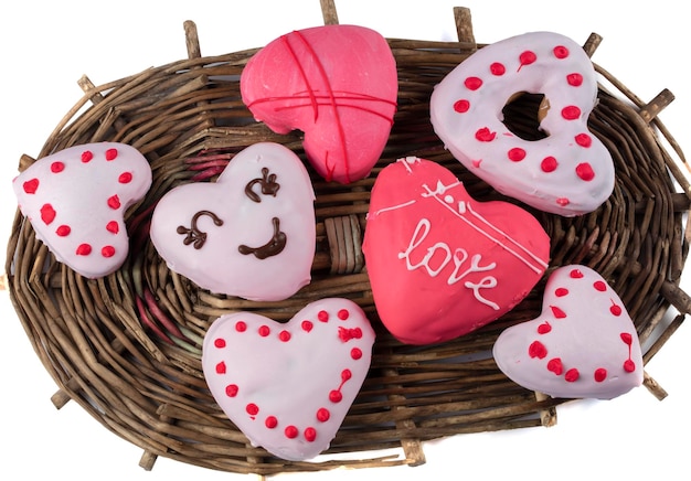 Hermoso pan de jengibre rosado o galletas en forma de corazón Dulce regalo comestible para el día de San Valentín