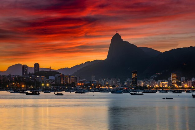 Hermoso panorama de Río de Janeiro al atardecer Brasil