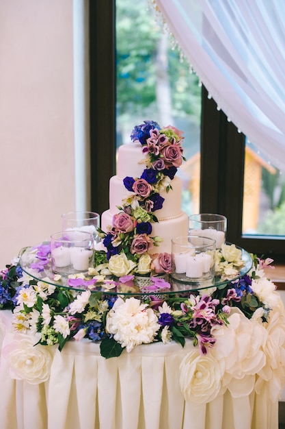 Foto un hermoso pastel de bodas