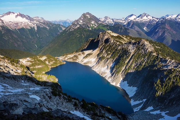 Hermoso pico de montaña en North Cascade Range, Washington / EE.