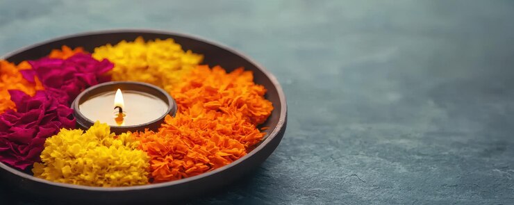 hermoso primer plano de Puja Thali con Diya rodeada de flores vibrantes creando una atmósfera serena y festiva el cálido resplandor de la vela añade un toque de tranquilidad