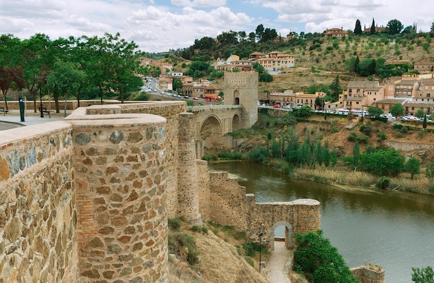 Hermoso puente romano en toledo