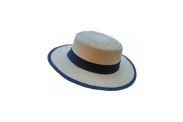 Hermoso sombrero de mujer de verano aislado sobre fondo blanco.