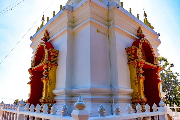 Un hermoso templo budista ubicado en Chiang Mai Tailandia