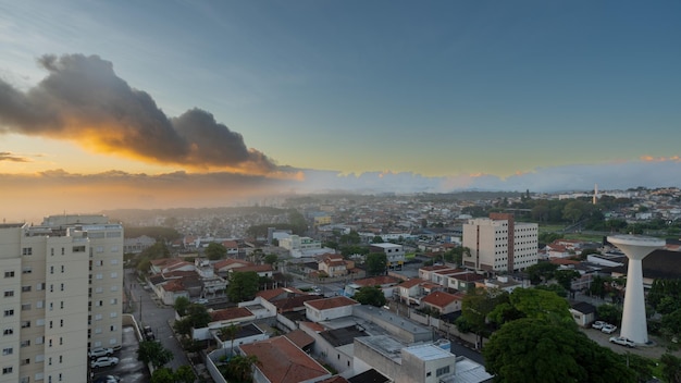 Foto hermosos amaneceres en la ciudad de suzano, estado de sao paulo, brasil