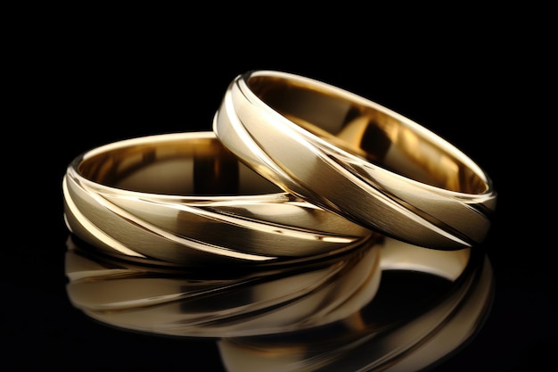 Hermosos anillos de oro para la boda.