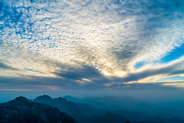 Hermosos paisajes en el Monte Huangshan, China