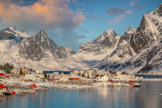 Hermosos paisajes naturales de las Lofoten en Noruega Europa