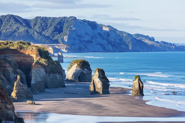 Hermosos paisajes en Ocean Beach, Nueva Zelanda.