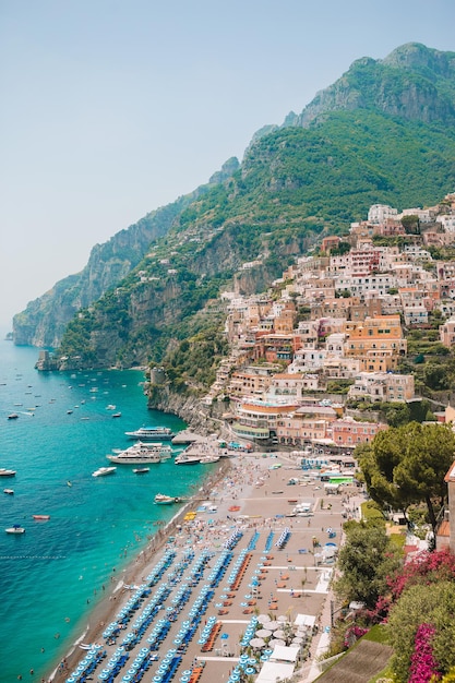 Hermosos pueblos costeros de italia pintoresco positano en la costa de amalfi