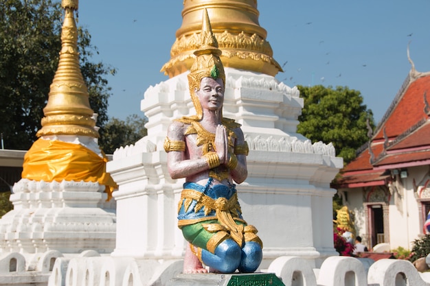 Hermosos templos antiguos en Tailandia