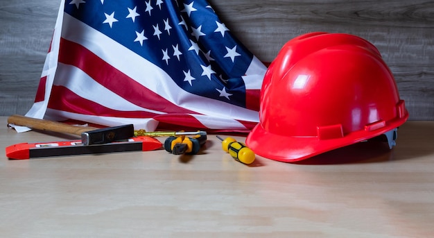 Herramientas de construcción y fabricación con bandera patriótica estadounidense de EE. UU.