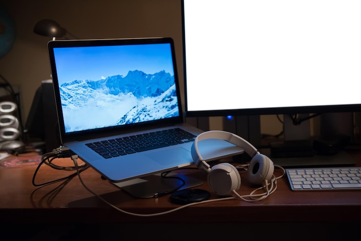 Foto herramientas para trabajar en el estudio de diseño gráfico