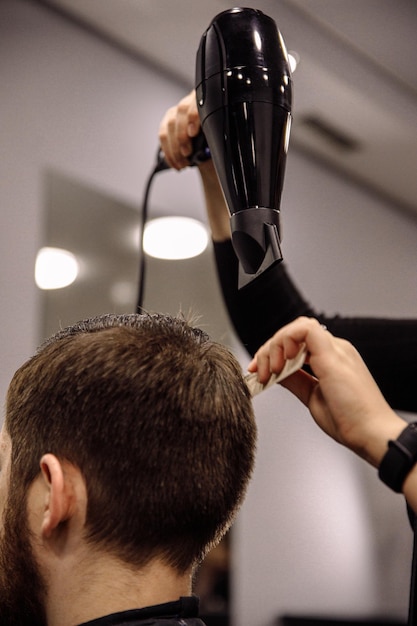 Herrenhaarschnitt Friseur Barbershop professioneller Haarschnitt