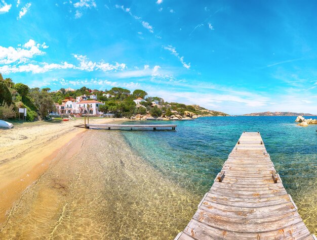 Herrlicher Blick auf den Strand des Ferienortes Porto Rafael Malerische Meereslandschaft des Mittelmeers