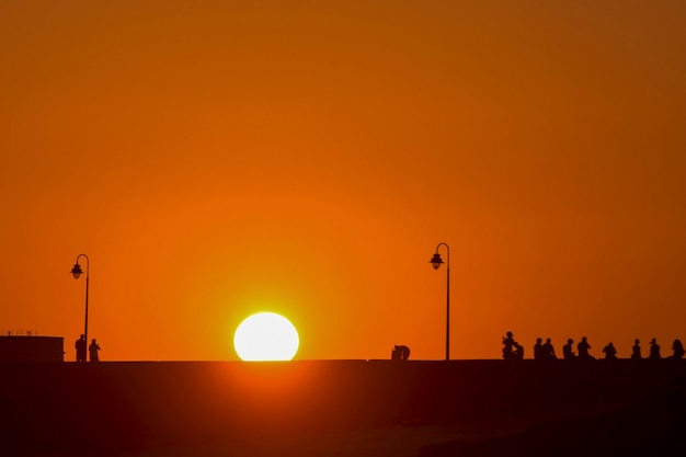 Herrlicher Sonnenuntergang auf dem Paseo de Cadiz.