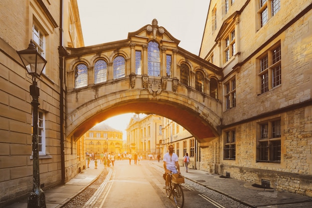 Hertford Bridge, conocido popularmente como el Puente de los Suspiros