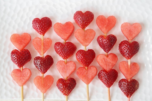Herzform Fruchtaufsteckspindeln, Spaß Essen Kunst zum Valentinstag