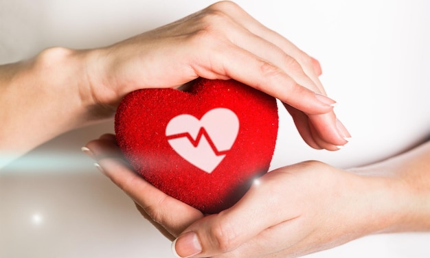 Herzform unterstützung menschliche hand valentinstag teilen liebespalme