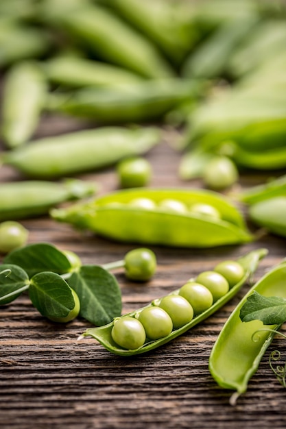 Foto herzhafte frische grüne erbsen