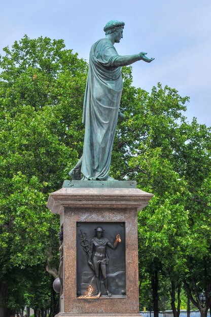 Foto herzog richelieu-statue der erste bürgermeister von odessa in odessa, ukraine