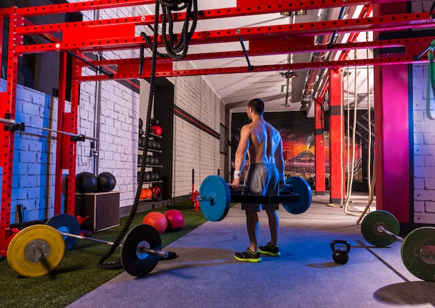 Hex Dead Lift Shrug Bar Deadlifts-Mann in der Turnhalle