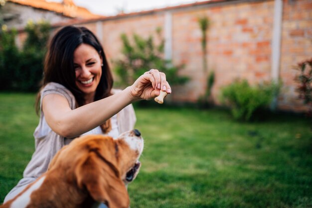 Hey Beagle, quer comer?