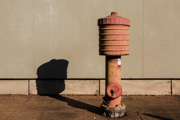 Foto hidrante de agua en la calle