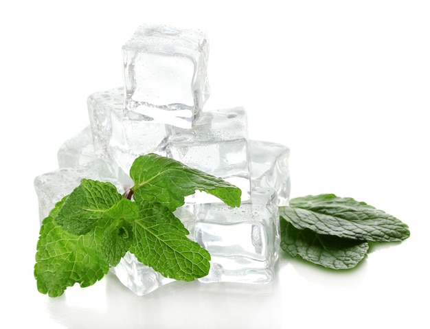 Hielo con menta en blanco